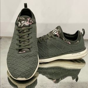 APL Men’s Green Shoes Barely Worn